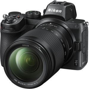Nikon z5 camera with 24-200mm f4-6.3 vr lens